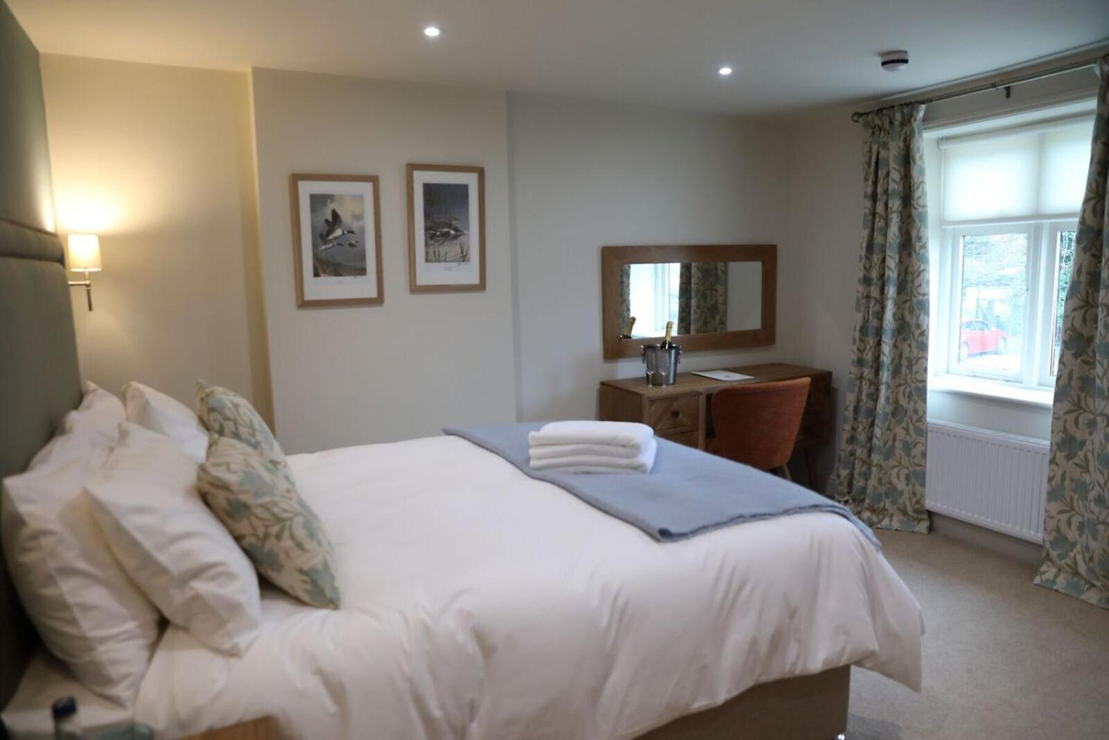 The Rising Sun Hotel Coltishall Room photo
